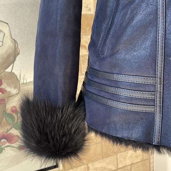 DENIMAXX COUTURE Women’s Size Medium Lambskin and Fur Fitted Navy Blue Jacket - Picture 3 of 9